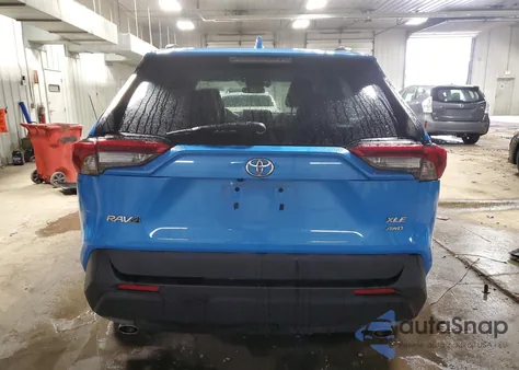 2019 Toyota Rav4 Xle Premium z USA, uszkodzony, nr VIN 2T3A1RFV4KC025668